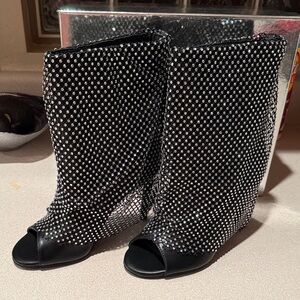 AKIRA Sz 6 NWT Black Studded Women's Open Toe Boots